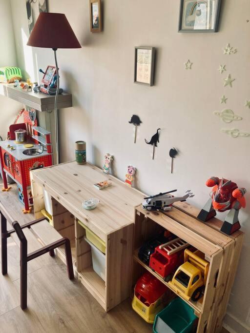 Paris : Appartement Familial Avec Parking Prive Clichy Exterior foto